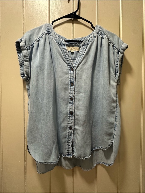 LOFT Tops - LOFT Light Blue Button-Front Cap Sleeve Denim Top